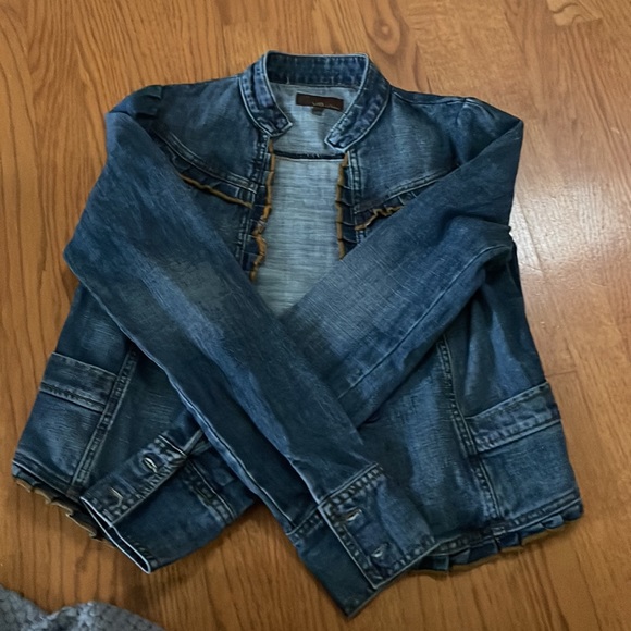 UB Jeans Cropped bolero denim jean jacket with ruffle trim - Picture 2 of 6